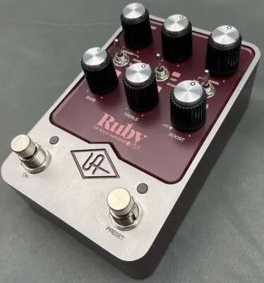 Universal Audio - UAFX Ruby '63 Top Boost Amplifier Pedal 2